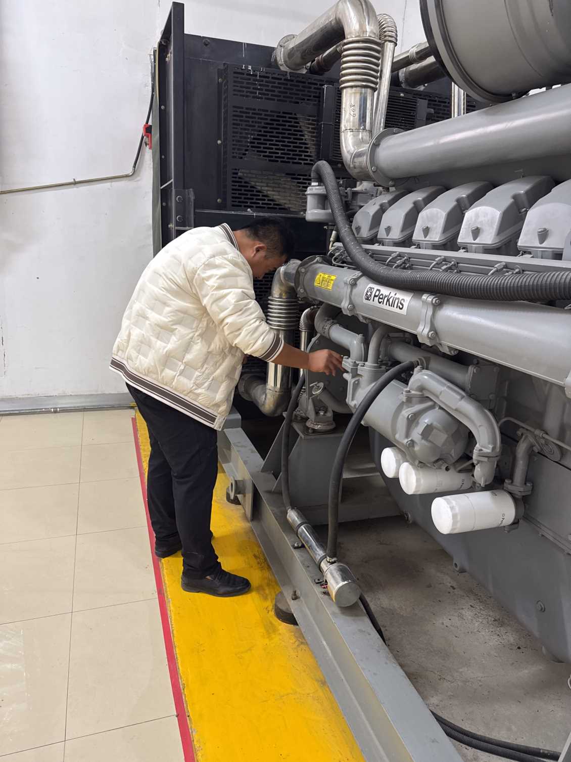 沈阳上柴柴油机发电机组维修：守护设备稳定运行